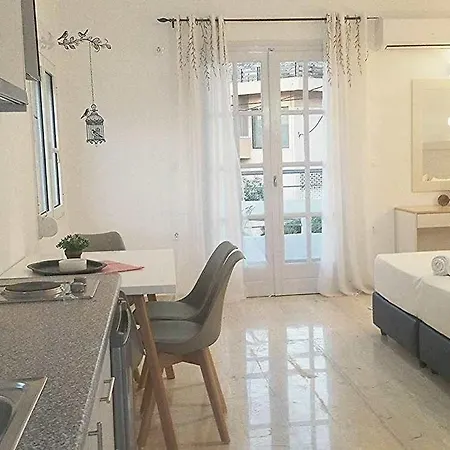 Crown Apartment *